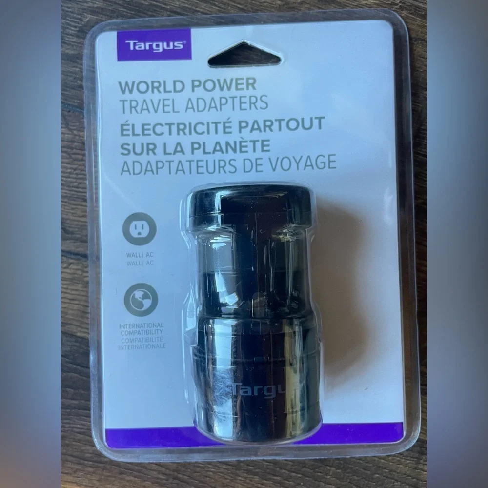 NWT Original Packaging Targus Universal World Travel Adapter Black One Size